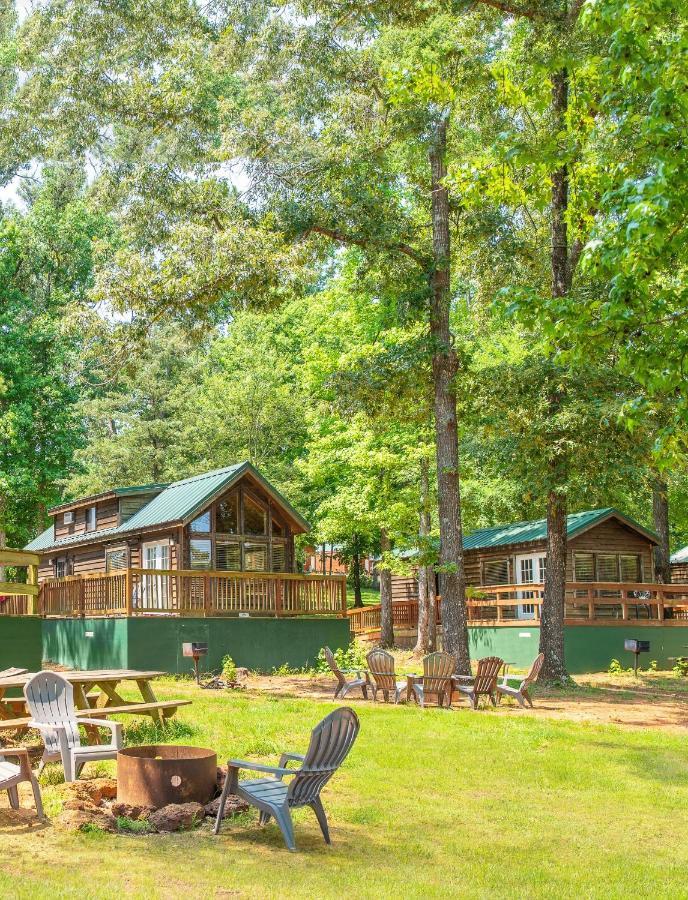 Jellystone Park Tyler Hotel Exterior photo